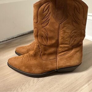Nicole Tan Heeled Boots